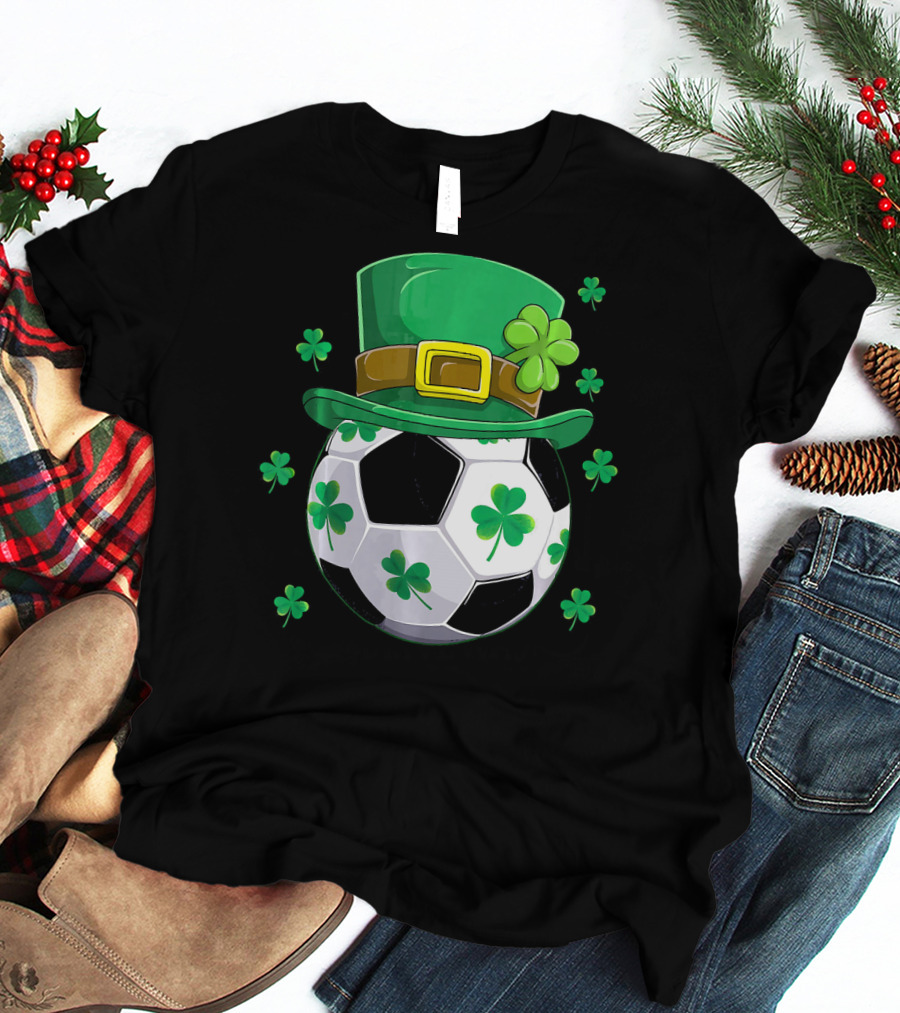 Leprechaun Hat Shamrock Soccer Ball St Patricks Day T-Shirt