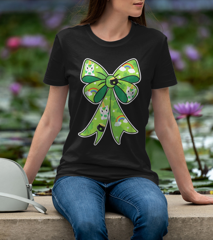 Girls St Patrick's Day Unicorn Bow With Rainbows And Shamrocks T-Shirt
