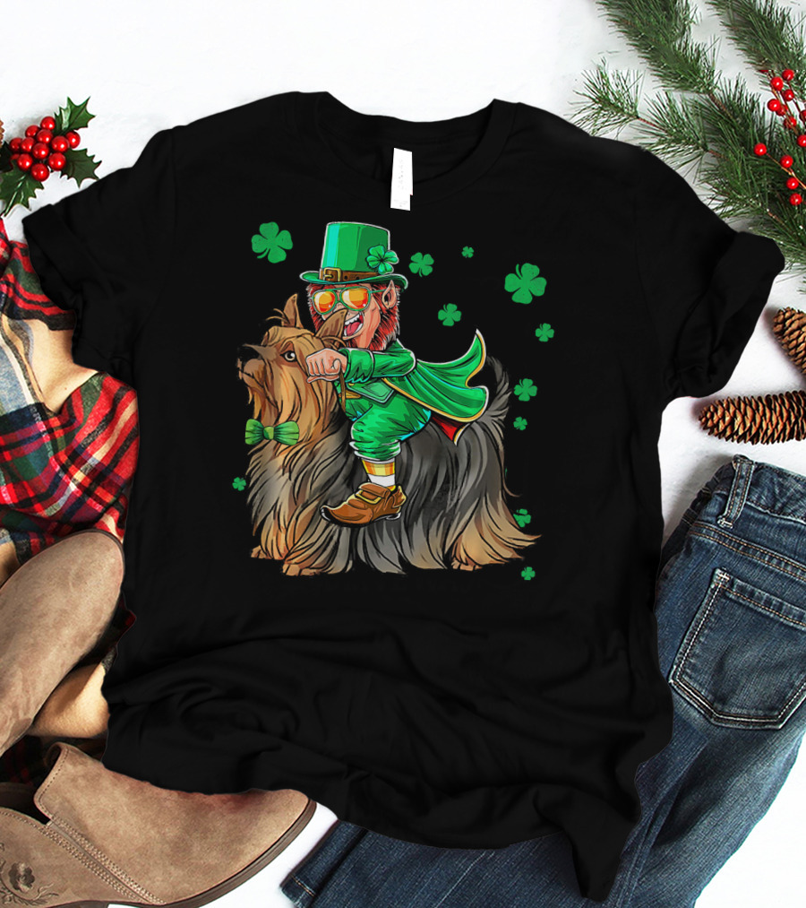 Leprechaun Riding Silky Terrier Shamrock St Patrick's Day T-Shirt