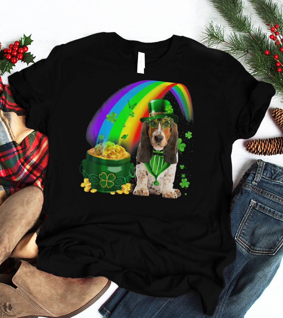 Basset Hound With Leprechaun Hat Rainbow And Pot Of Gold T-Shirt