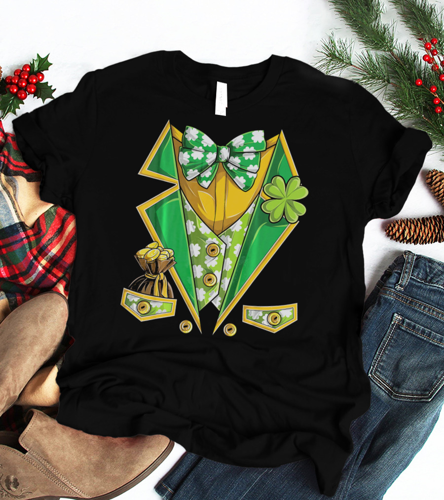 Leprechaun Costume St Patricks Green Suit With Shamrocks And Gold Coins T-Shirt