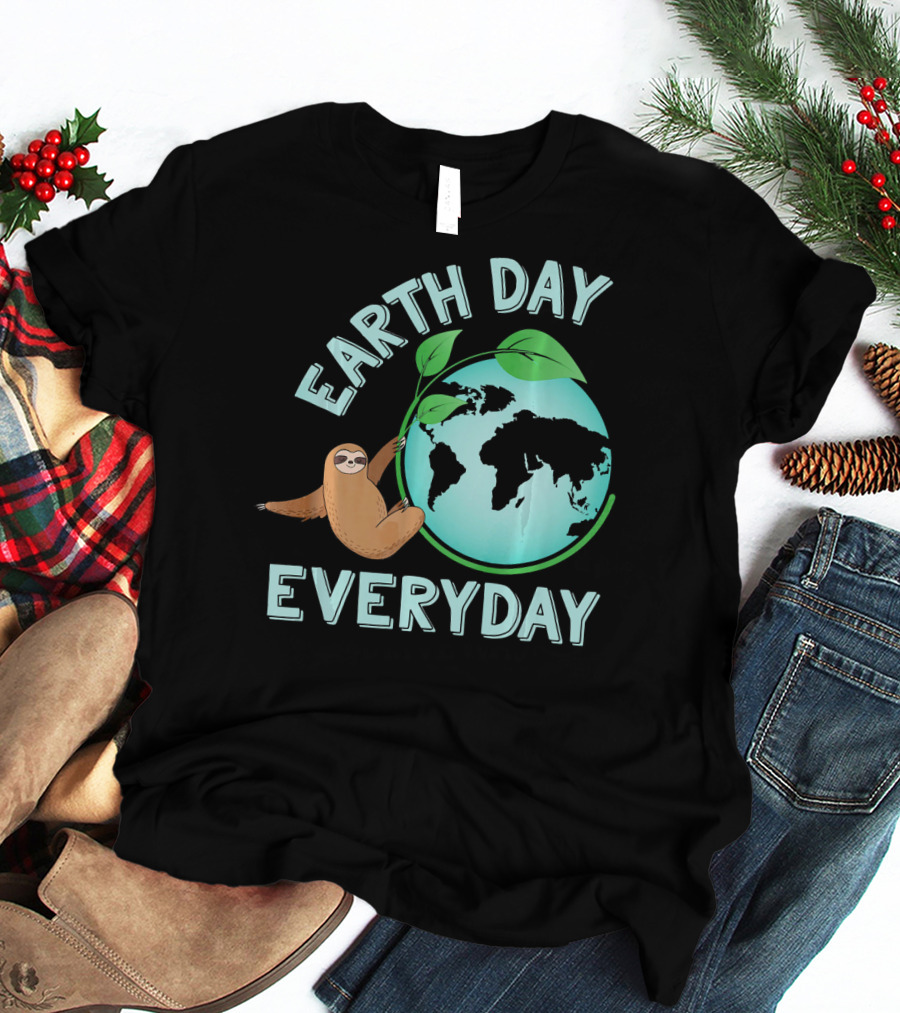 Earth Day Everyday Sloth Hanging On Globe Kids Women T-Shirt
