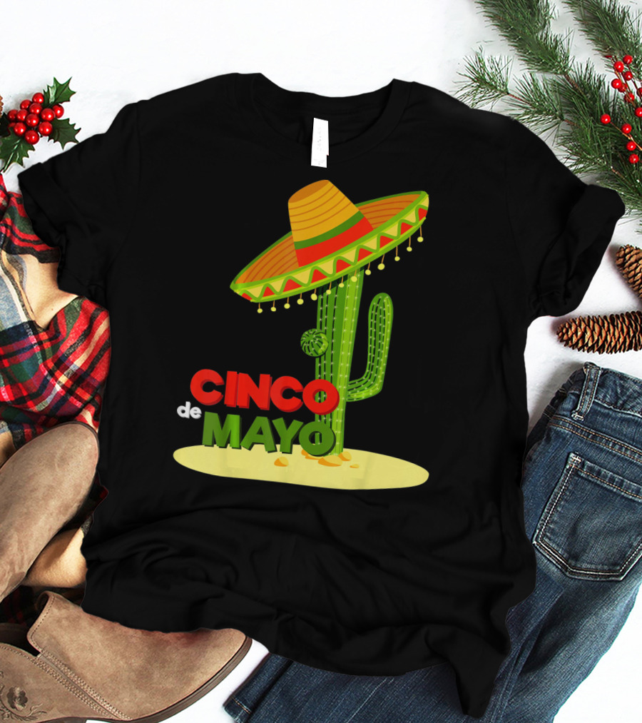 Fiesta Cinco De Mayo Cactus With Sombrero T-Shirt