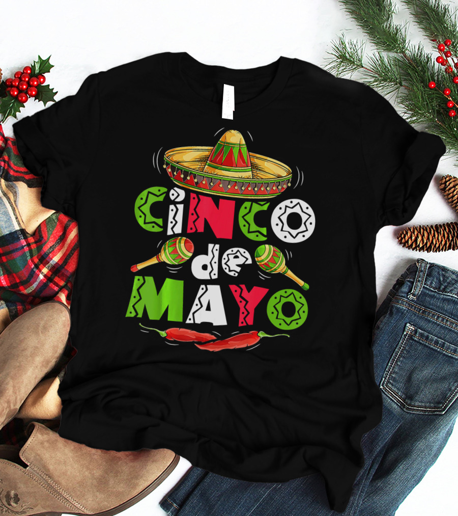 Cinco De Mayo Sombrero Maracas Chillies T-Shirt