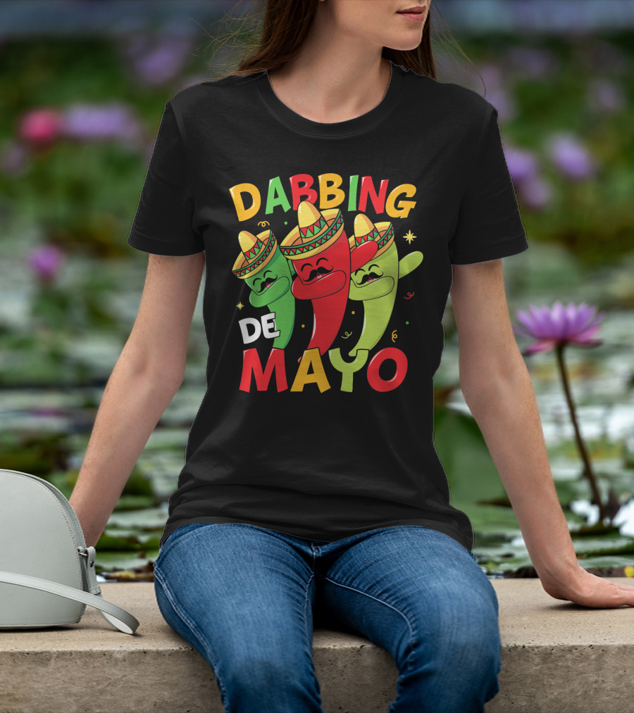 Dabbing Cinco De Mayo Chili Peppers With Sombreros T-Shirt