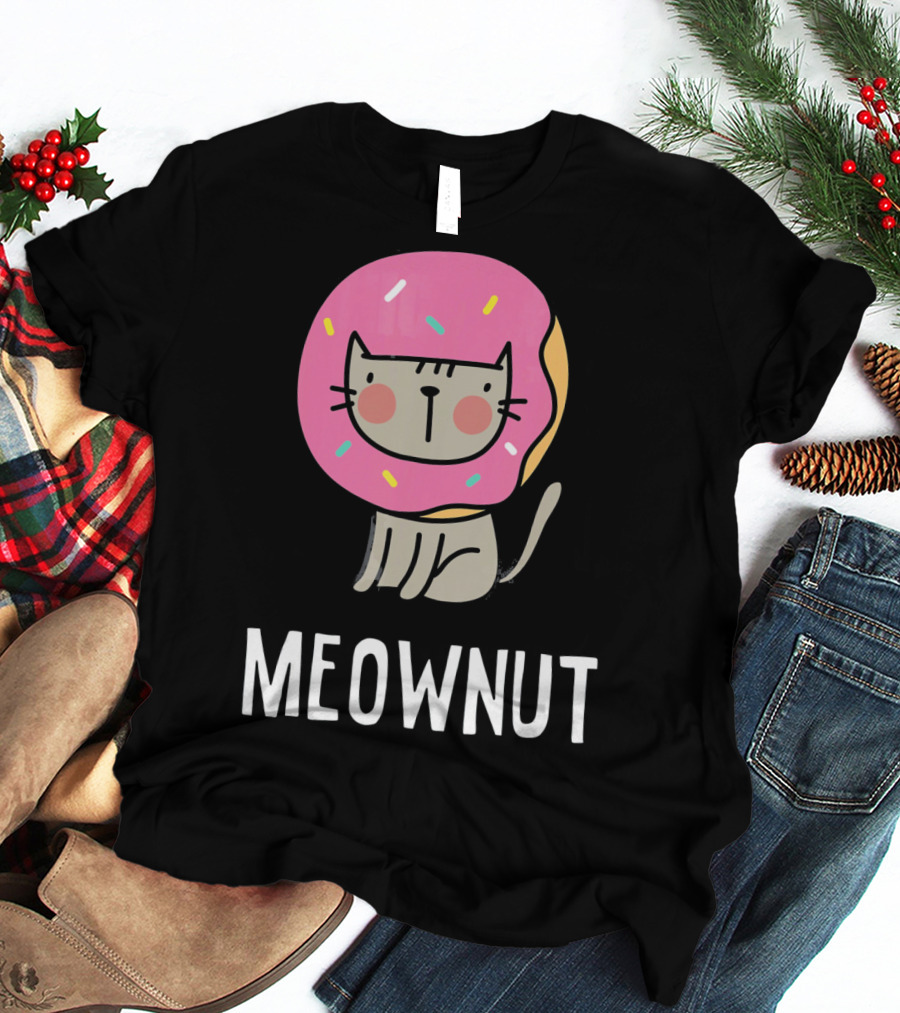 Cute Donut Cat Pun Meownut Funny Meownut T-Shirt