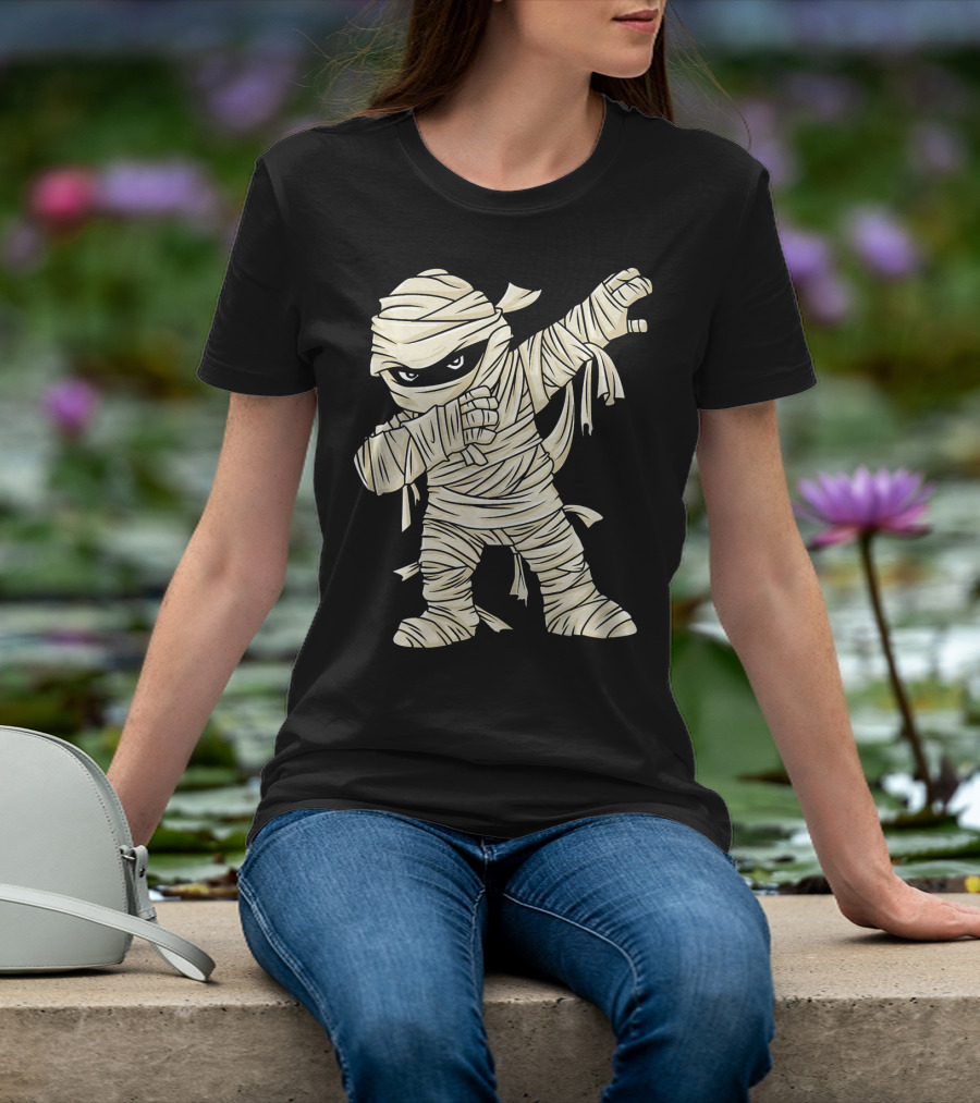Dabbing Mummy Costume Dance Halloween Humor T-Shirt