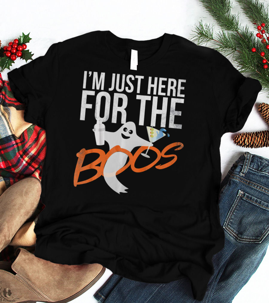 I'm Just Here For The Boos Ghost Holding Cocktail And Drink Shaker T-Shirt