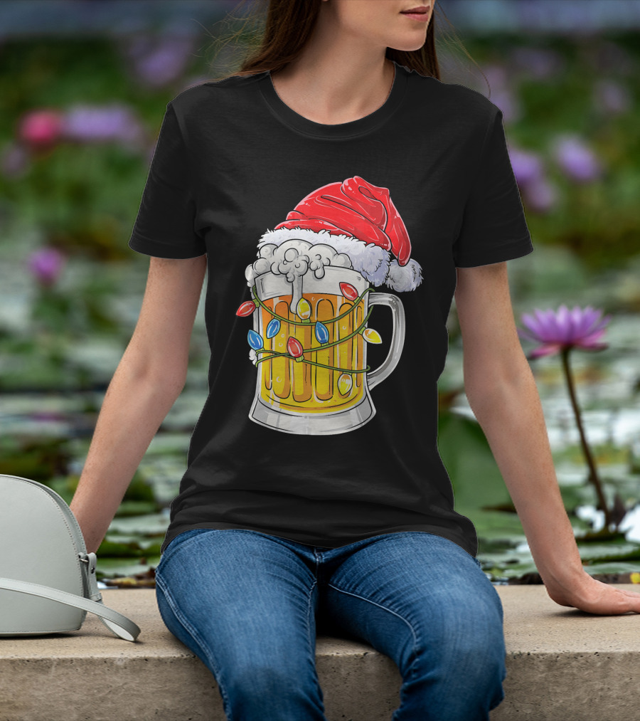 Beer Mug With Santa Hat And Christmas Lights T-Shirt
